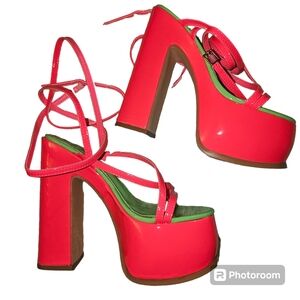 NEW Lemon Drops by Privileges Drift Patent Platform Strappy Sandal Heels size 7